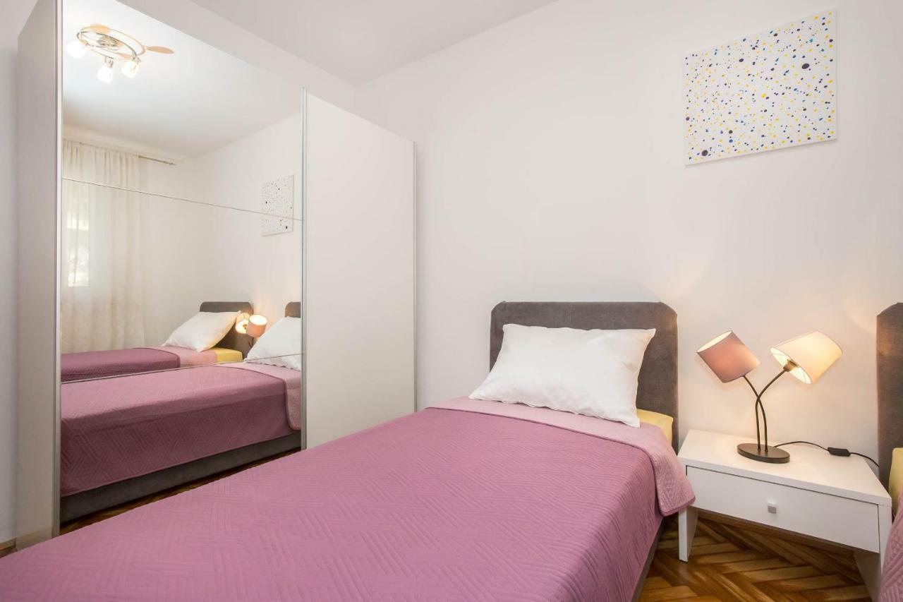 Apartman Sesna Bol Exterior foto