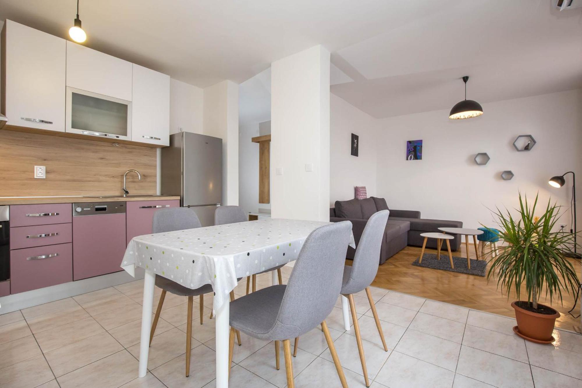 Apartman Sesna Bol Exterior foto